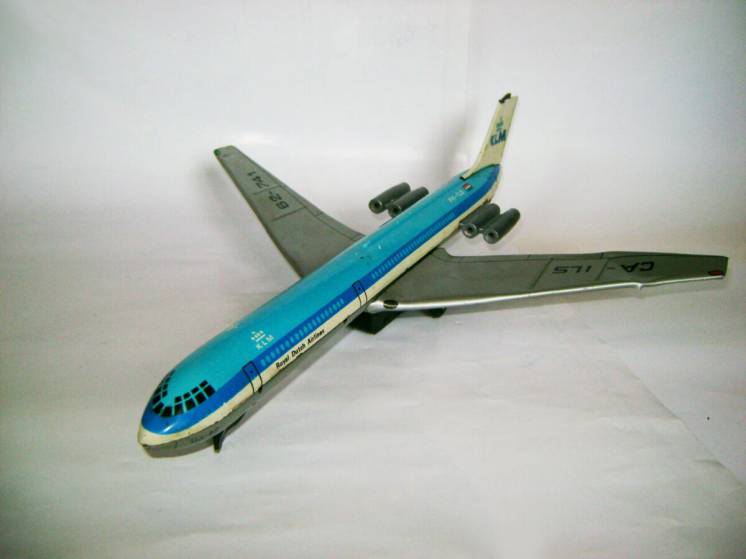 Модель самолета ил-62 Klm (сделано в гдр)
