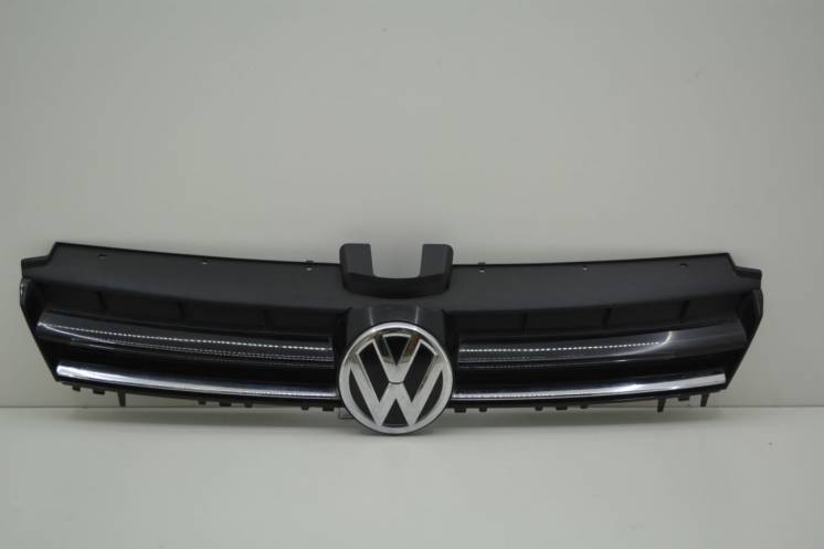 Решетка бампера на Volkswagen Golf 7 2012-2017