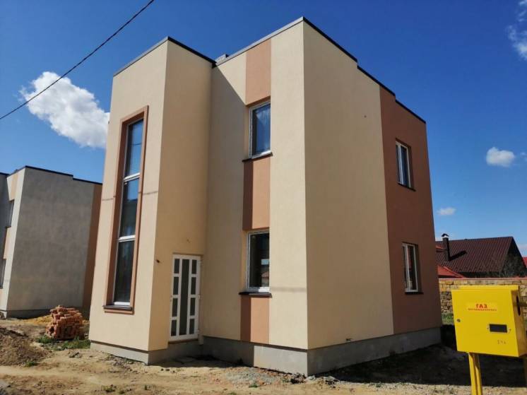 Продається новозбудований цегляний будинок в Луцьку