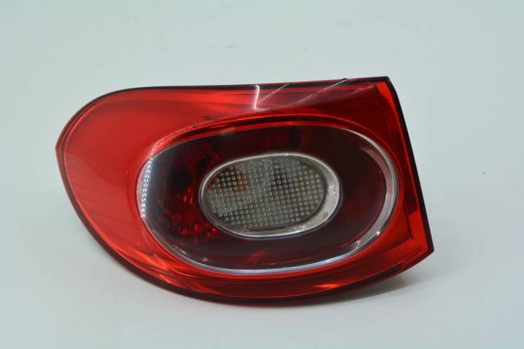 Левий задний фонарь на Volkswagen Tiguan 2008-2011г.г.