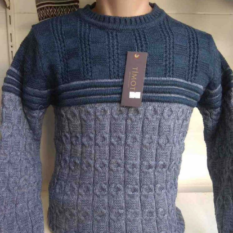 Мужской теплый  свитер