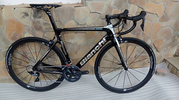 Новый карбоновый шоссейный велосипед Bianchi Aria Ultegra