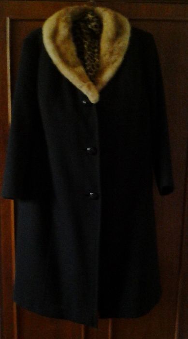 Зимнее шерстяное пальто с норковым воротником, р.56
