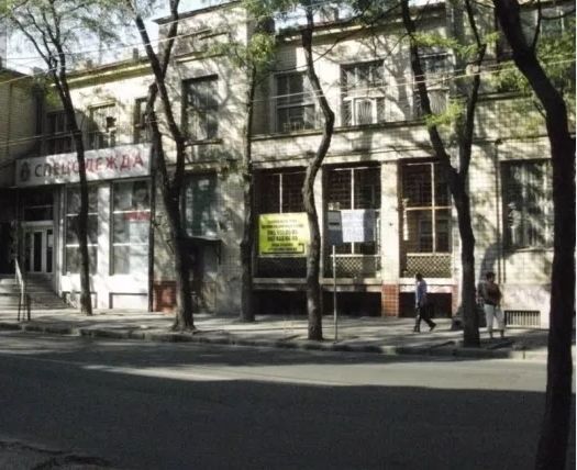 Недорого сдам фасад под магазин-офис на Приморской (300м),open space