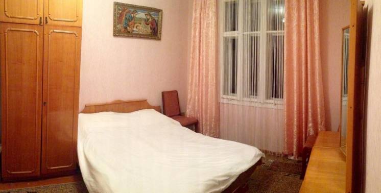 Квартира в Карпатах, комната