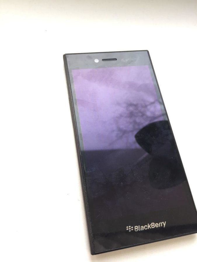 Blackberry_z30 , i Blackberry Leap смартфон