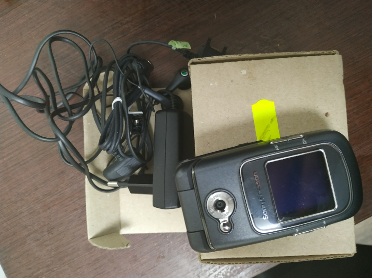 Sony Ericsson  Z710i раскладушка