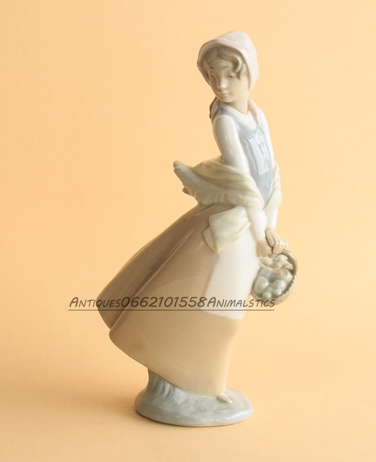 Фарфоровая статуэтка фарфор Испания NAO Porcelanas Девушка с корзинкой