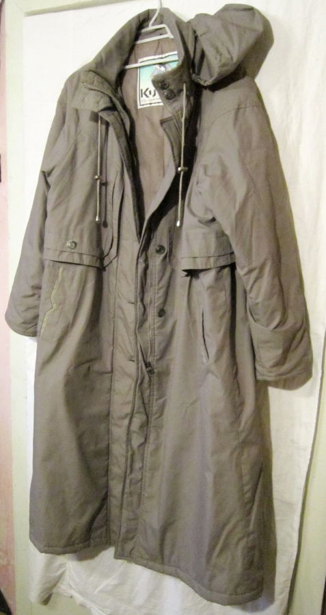 Пальто женское теплое из плотной плащевой ткани,размер 50-52.Новое
