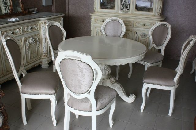 стол и стулья для гостиной барокко