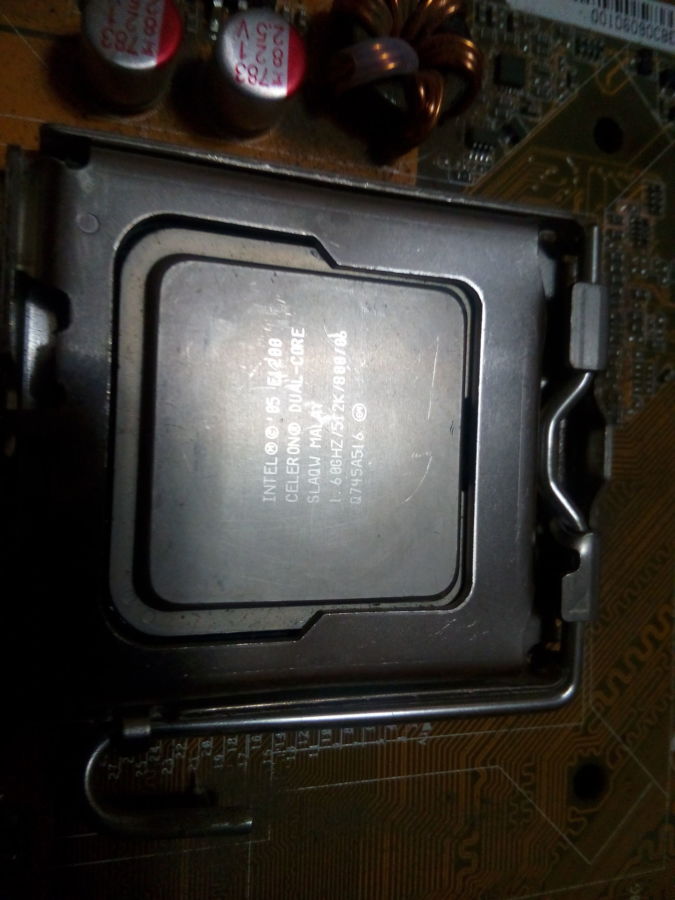 Процессор Intel Celeron Dual Core E1200 1,6 ГГц/512kb/800Mhz