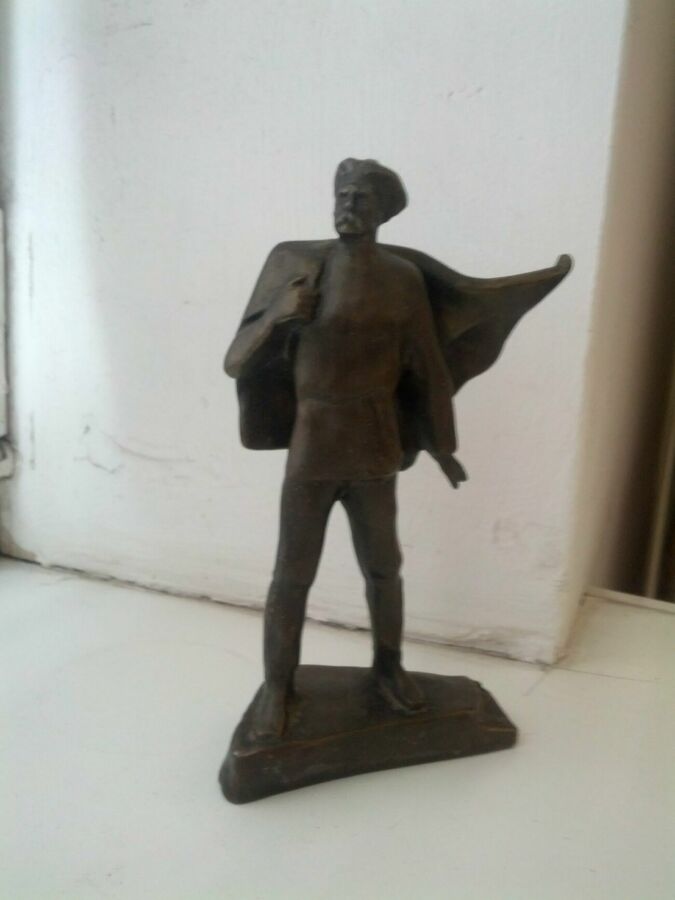Советская статуэтка СССР, буревестник революции, метал