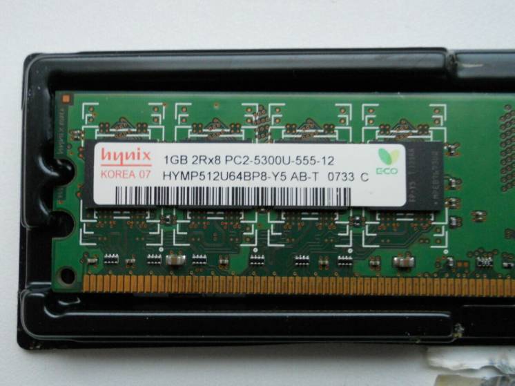 Оперативка DDR2 1GB подходит для Интел и АМД