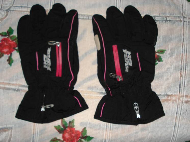 Супер перчатки черного цвета,р.м-no fear