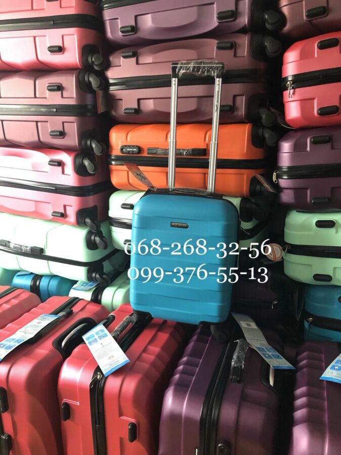 Чемодан для ручной клади 50/35/20  пластиковый чемодан,сумк