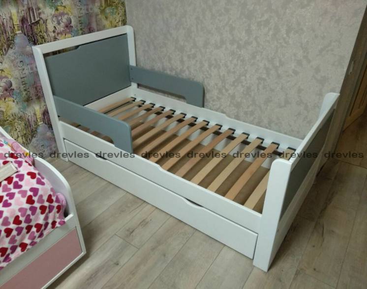 Кровать деревянная детская/подростковая