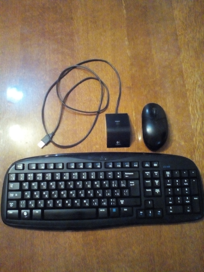 Беспроводной набор клавиатура+мышь. Logitech Ex100
