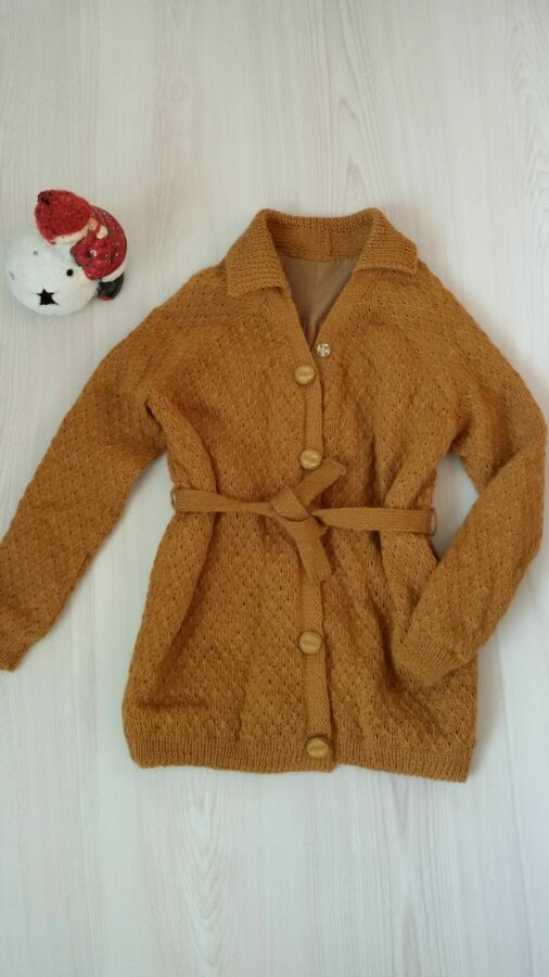 Теплый свитер,вязаный кардиган ,шерстяновые пальто 6-8 лет.