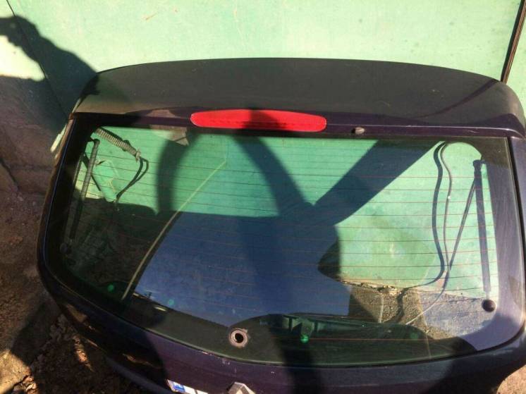 Б/у стекло крышки багажника для Renault Laguna II, Рено Лагуна 2, унив