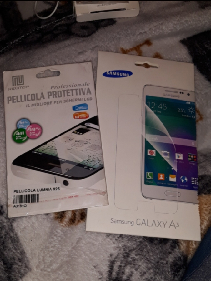 Продам телефон Samsung Galaxy A3 2015.