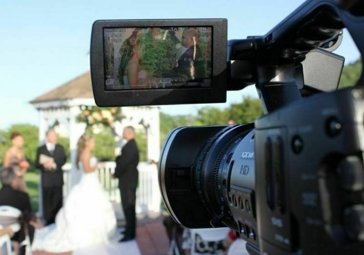 Відео-фотозйомка весіль та урочистих подій професійно, якісно. Монтаж.