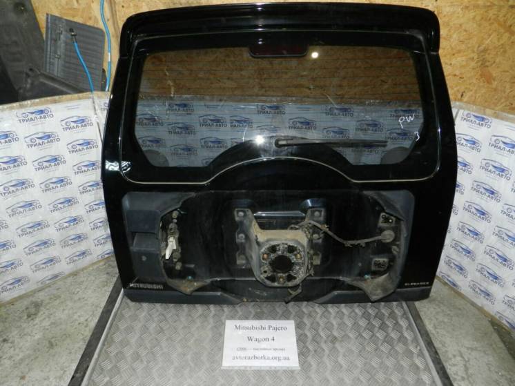 Крышка багажника на митсубиси паджеро вагон 4