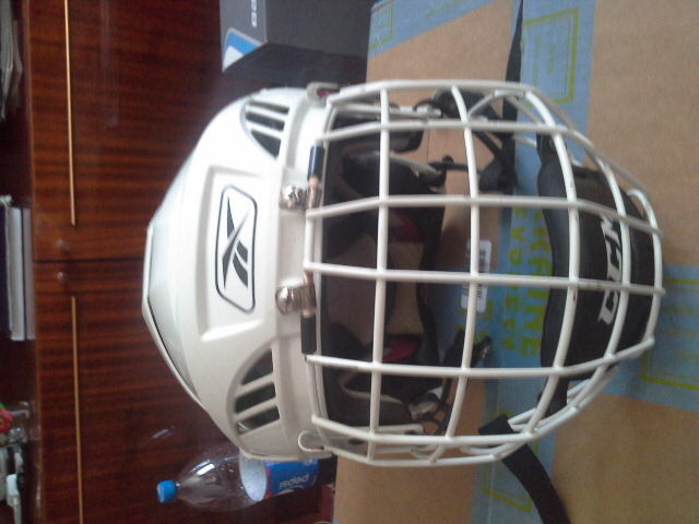 Хоккейный шлем REEBOK 8K размер M б/у