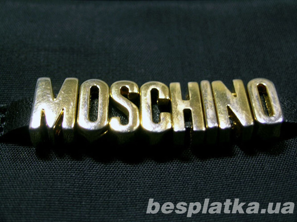 клатч от Moschino