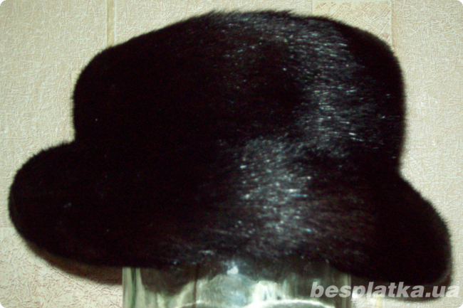 Зимняя женская шапка формы «Шляпа»