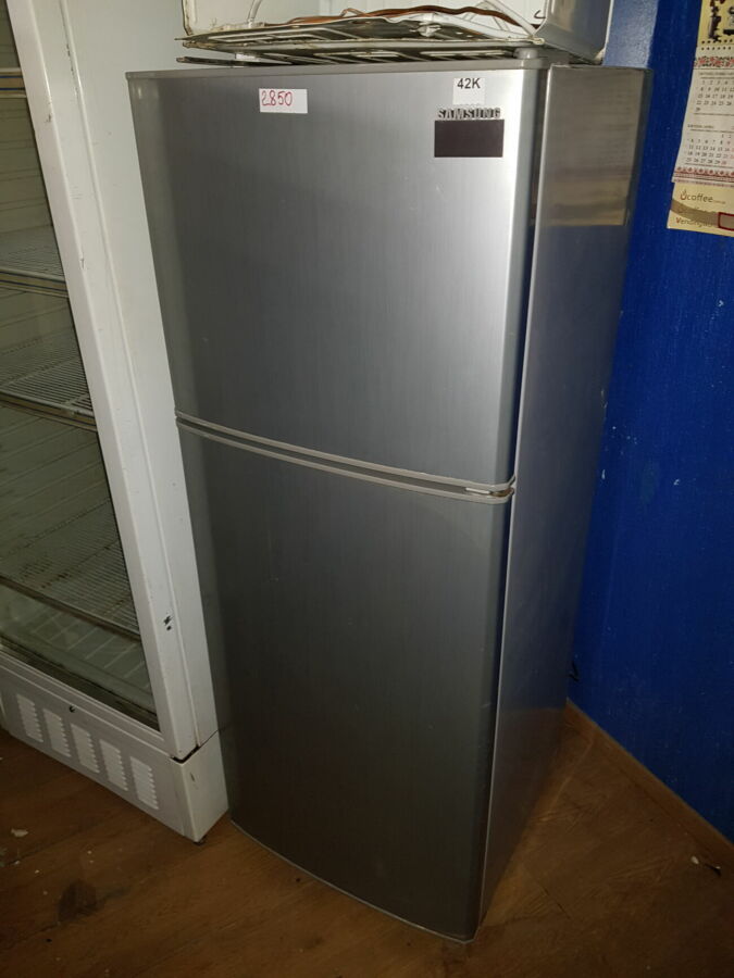 Холодильник Samsung 150 см No Frost серебристый