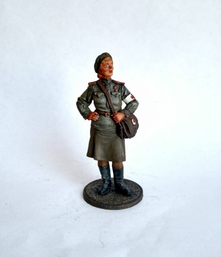 Оловянный солдатик девушка-санинструктор, 1943-1945гг