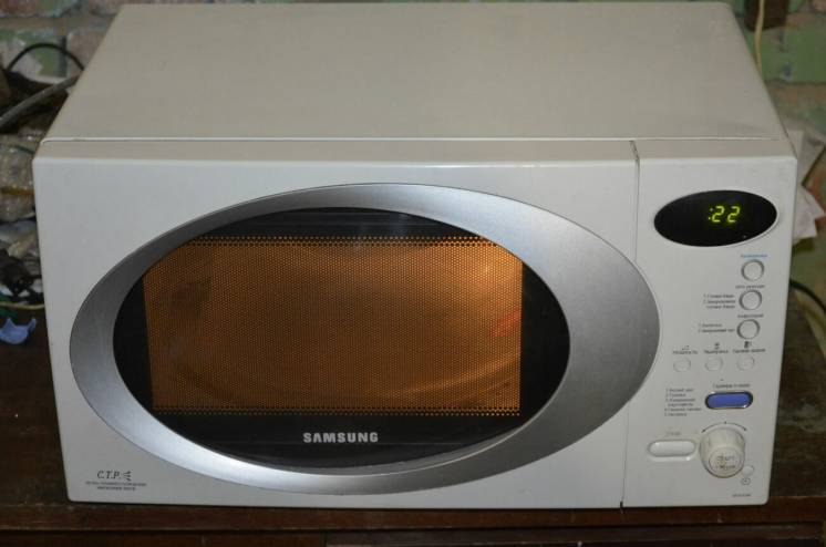 Микроволновая печь Samsung M187gnr