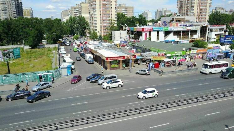 Магазин 168 м2, пр-т Победы, Метро Житомирская в Киеве.