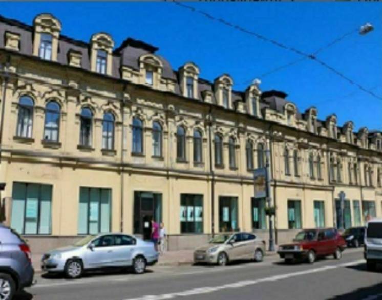 Нежилые помещения 1,2,3 этаж+подвал в Киеве.