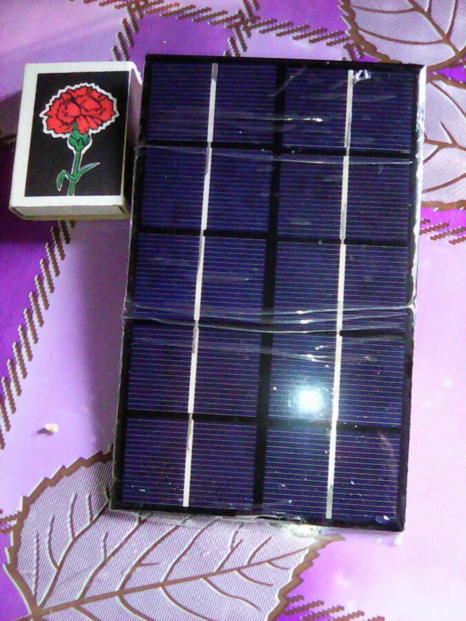 Сонячна панель для зарядки телефону
