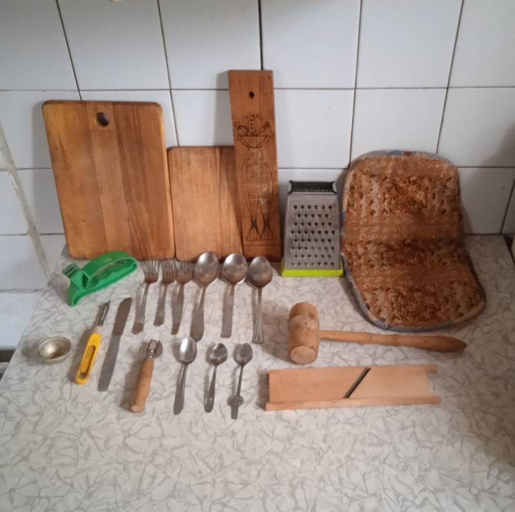 Кухонный набор ложка вилка нож доска точилка молоток ситечко терка
