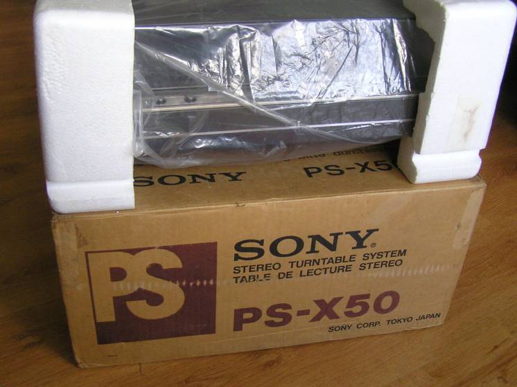 Продам виниловый проигрыватель SONY PS- X50.