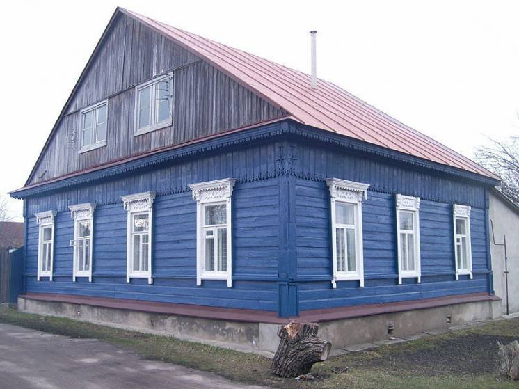 Продается усадьба ( дом )в пгт Козелец Черниговской обл.