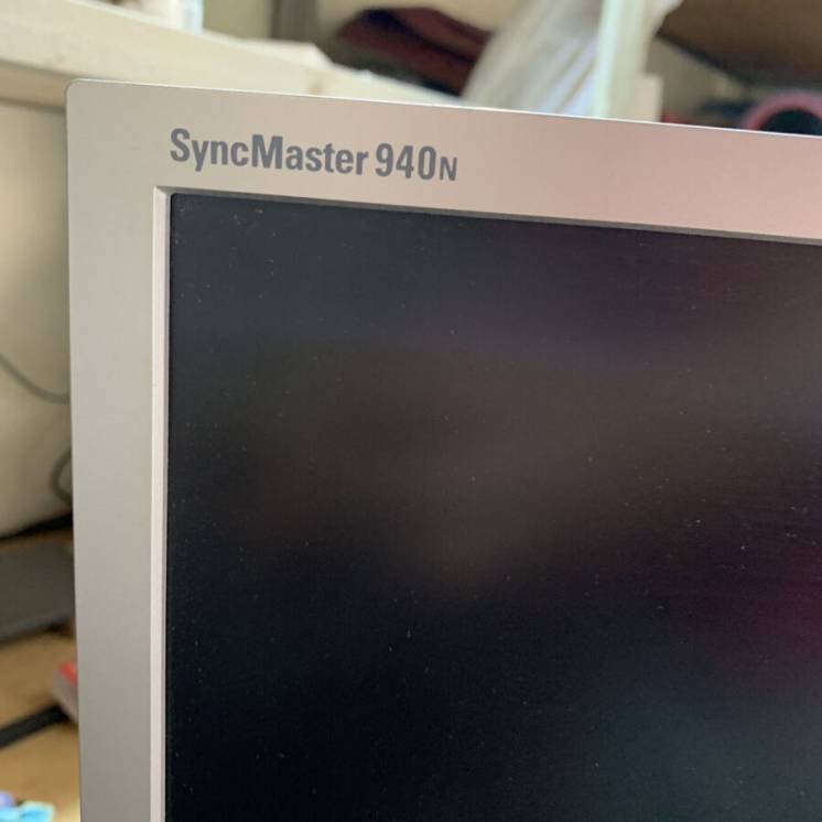 Монитор Samsung Syncmaster 940n