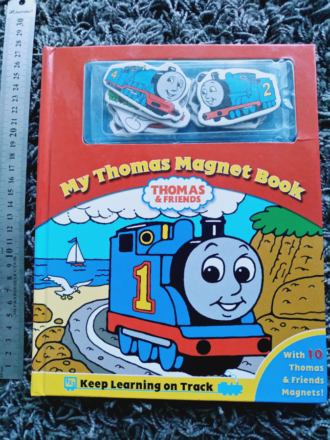 Tomas & Friends книга с магнитами паровозик томас и друзья на английск