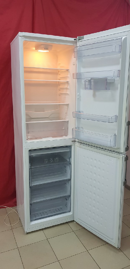 Холодильник Beko два метра