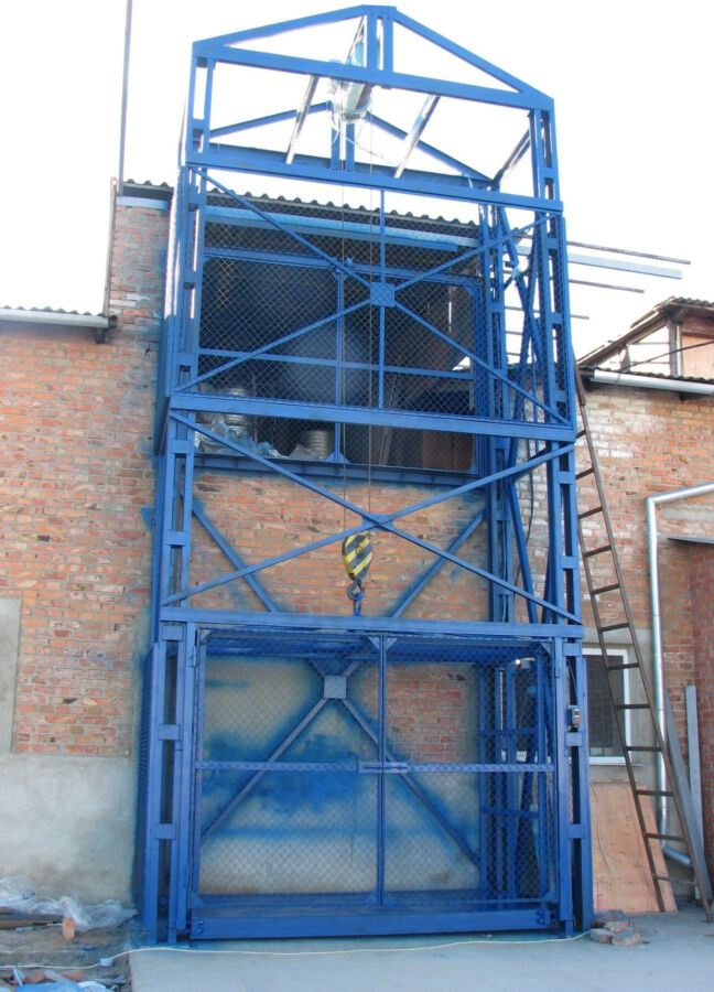 Лифт грузовой складской шахтный, грузовой подъёмник для склада