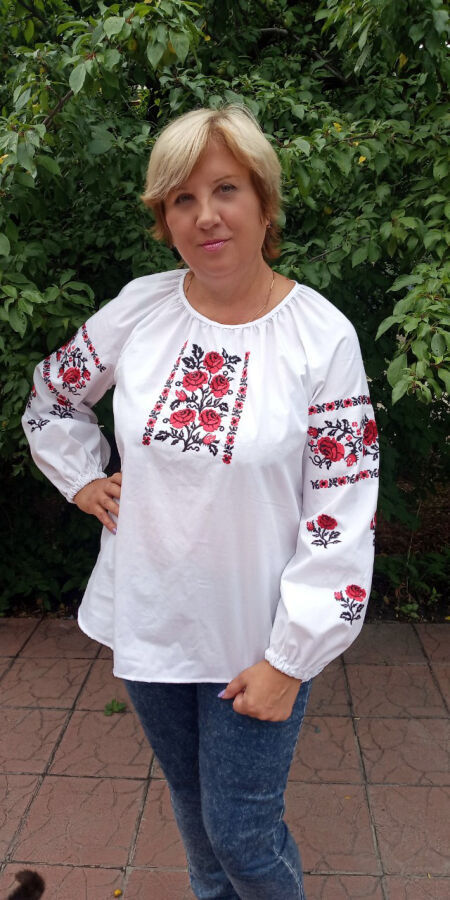 Блуза с украинской вышивкой женская
