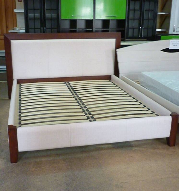 Кровать двухспальная деревянная новая