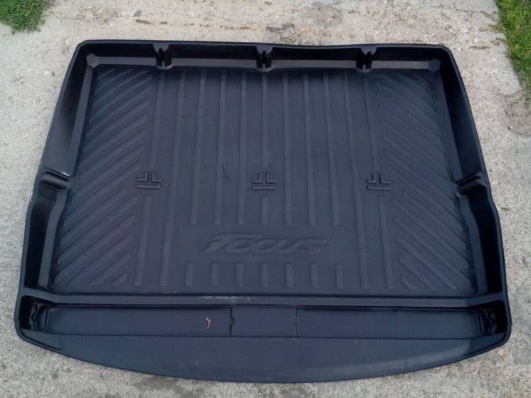 Коврик в багажник для Ford Focus (форд фокус) (черный, полиуретановый