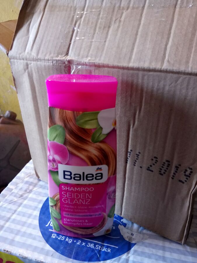 Женский шампунь для волос Balea 300 мл.
