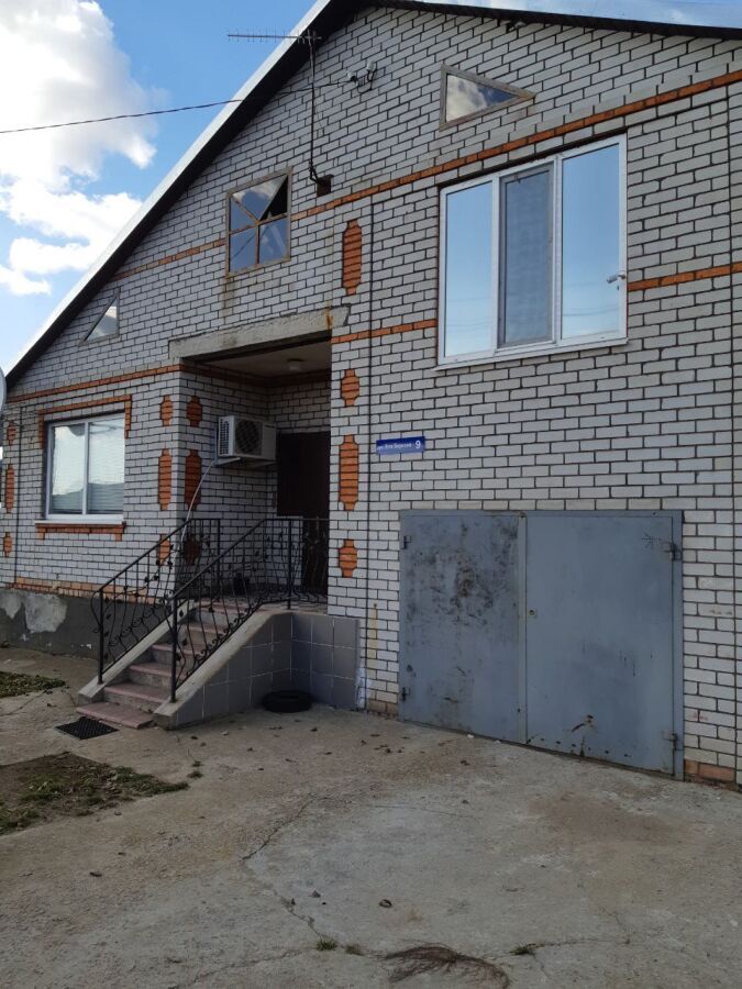 Продам двух этажный дом с кирпича в селе Чкалово, Никопольский район