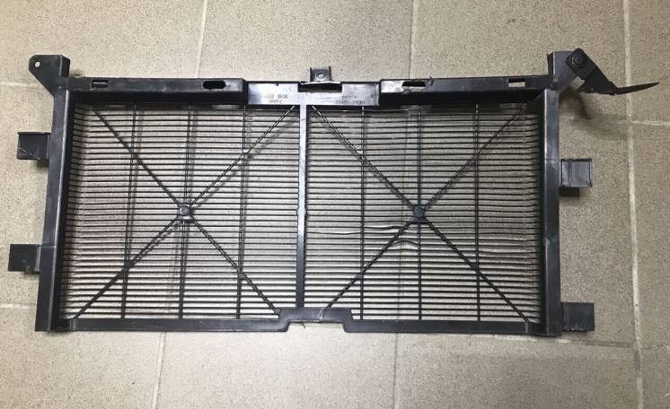 Решетка радиатора диффузора Nissan Leaf 2018  21496-3NL1B