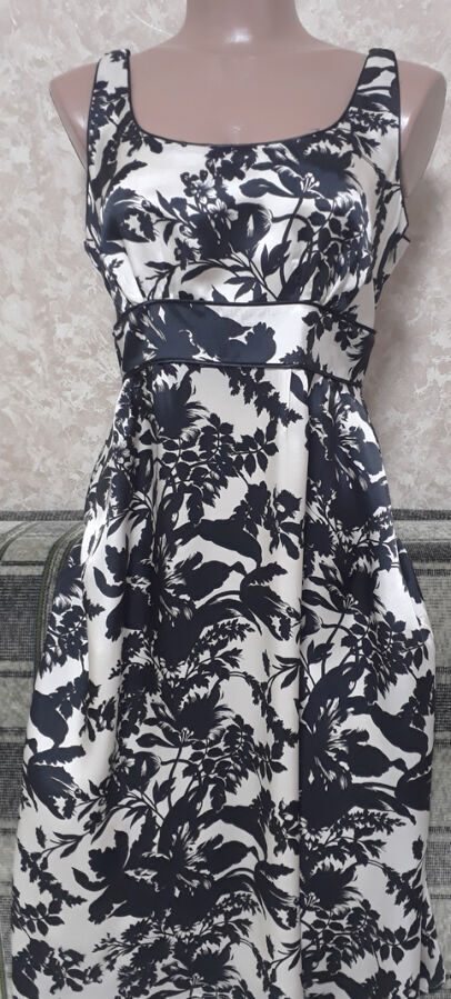 Платье сарафан фирмы Marks & Spencer, размер 14.