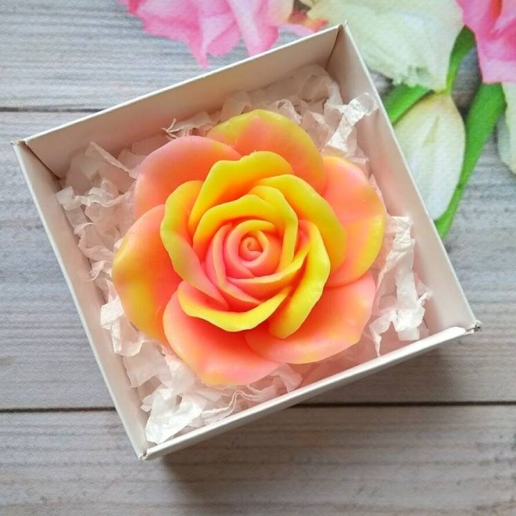 Сувенирное мыло роза в коробочке